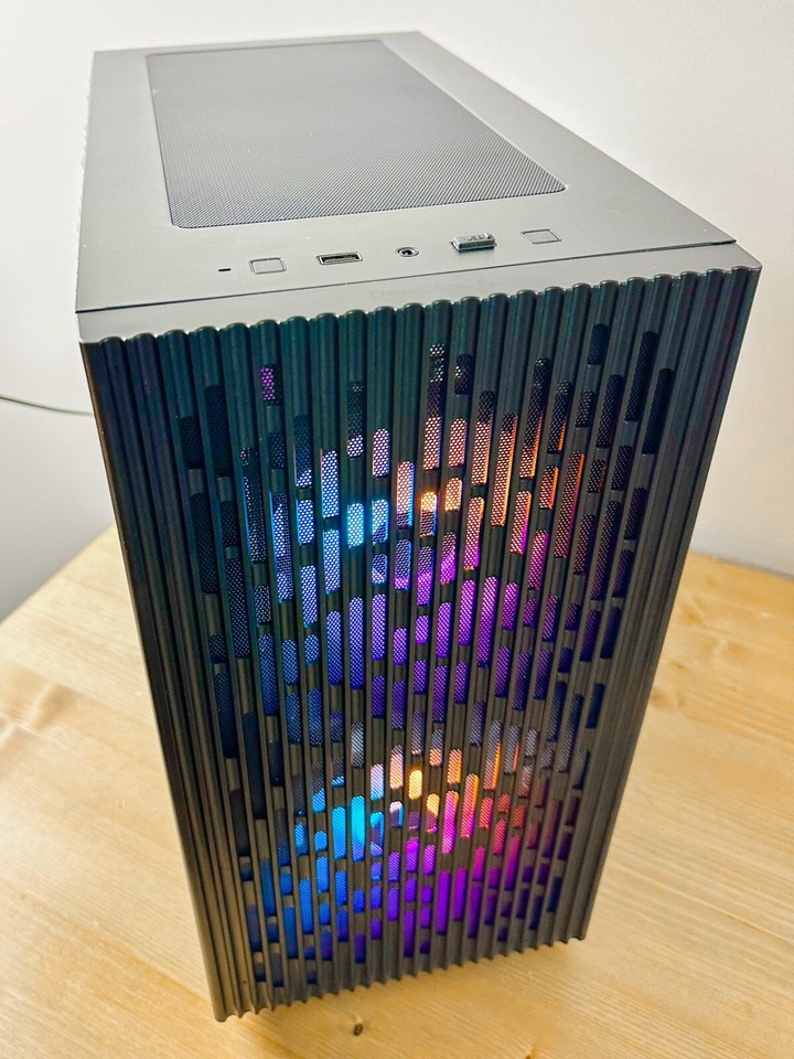 PC Gaming Desktop Rosa Lucido Custom – Intel Core I7, 16GB RAM, SSD 240GB, NVIDIA Quadro K2000