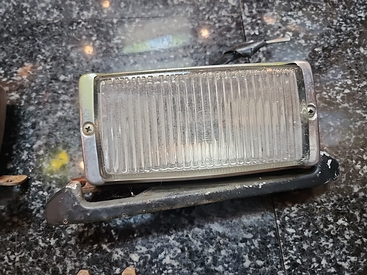 Mercedes 450SL fog light genuine Set (2) Bosch R107
