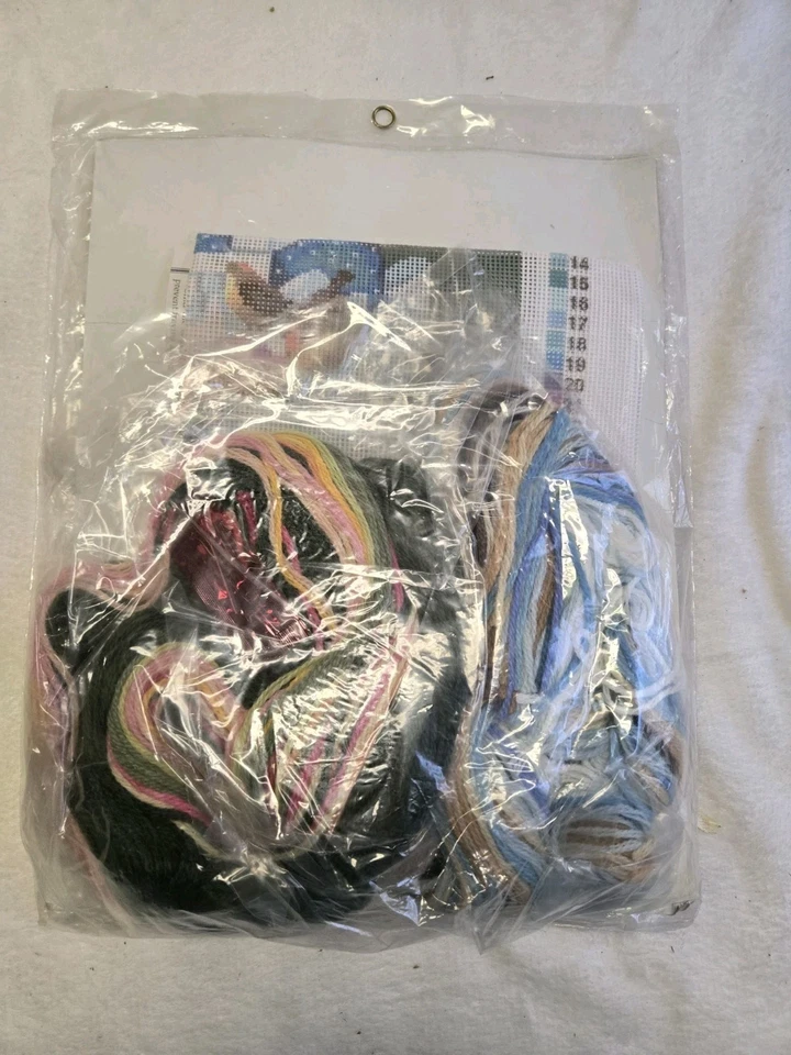 Almohada o cuadro enmarcado Bucilla Needlepoint Buddy Bunny 4674 nuevo Foto 4 de 4