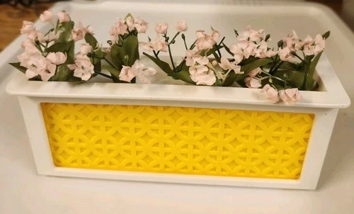 Vintage 1978 BARBIE DREAM HOUSE A FRAME Flowers Planter Bed