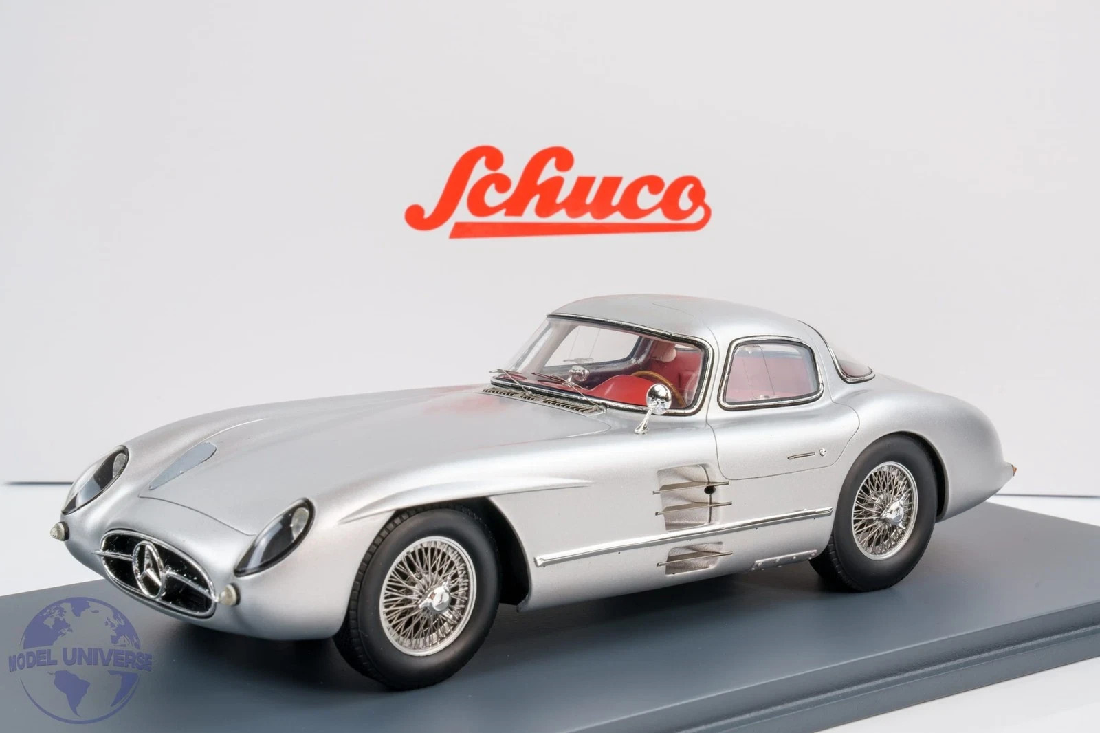 Miniature Mercedes 300 SLR Schuco 1/18 pour sublimer votre décoration de bureau