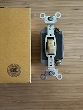 HUBBELL 8801 ELECTRICAL SWITCH 120/240 V, Single Pole, Ivory, NEW IN BOX NOS