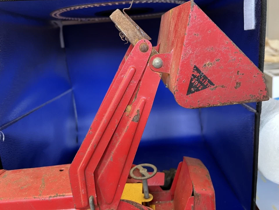 Red 1950s Nylint Pressed Steel Toy - Payloader - Image 3 of 4