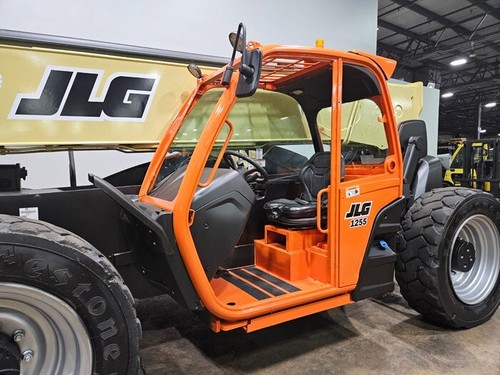 2016 JLG 1255 12000LB CAPACITY PNEUMATIC DIESEL TELEHANDLER STK 15159 - Picture 8 of 16