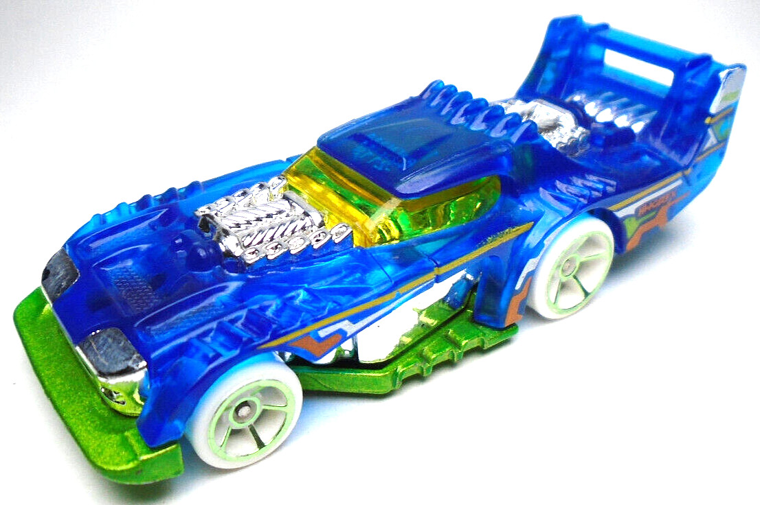 2014 HOT WHEELS TWO TIMER BLUE 1:64 DIECAST 3 1/8" RACE CAR WITH GREEN & ORANGE