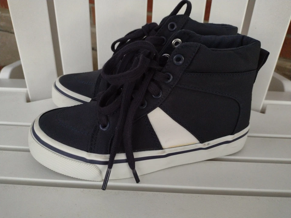 Old Navy Boys High Top Sneaker Size 13 Navy Blue White Shoe - Image 4 of 4