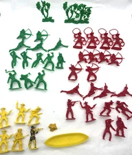*READ Vintage 1970s Timmee Plastic Indians & Cowboys READ