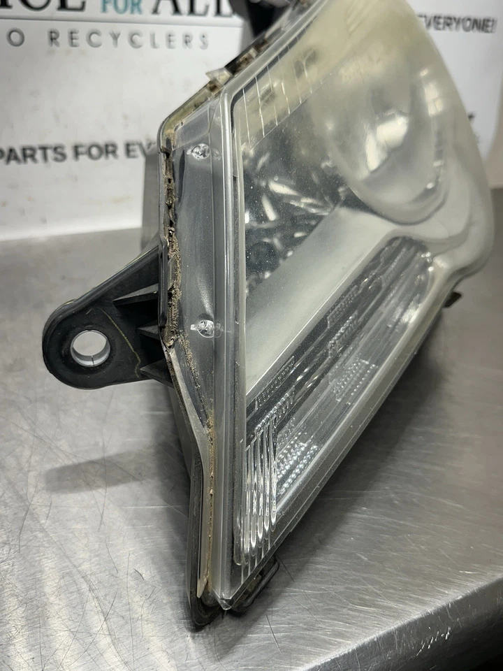 Faro halógeno conductor izquierdo Volkswagen Routan 2009-2014 OEM Foto 4 de 4