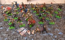 LOT of 31 1971 Britains Medieval Knights Soldiers Figurine Toy w/ 14 Deetail
