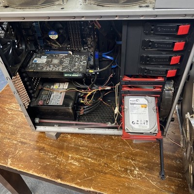 Thermaltake Computer Gaming Tower Intel Txt 550ti Segate Att Cross Fire