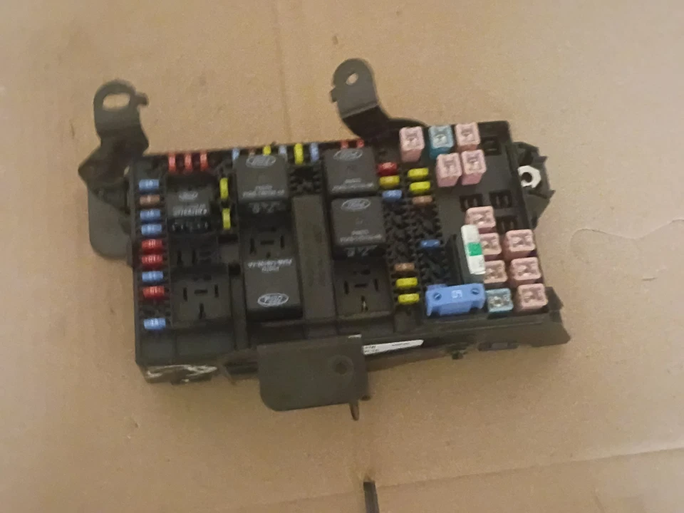 Ford F250 F350 2003-2004 bajo tablero caja de fusibles P/N 3C3T-14A067-Ed Foto 3 de 4