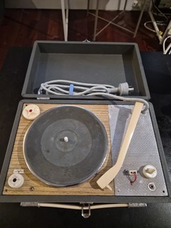 Vintage PL 77 Portable Record Player Motor Spins 33/45 RPM PROJECT