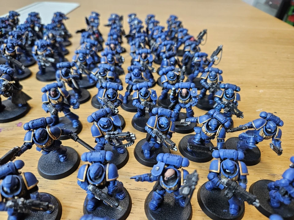 Warhammer 40K Space Marines, Ultramarines , Painted  - Image 3 of 4