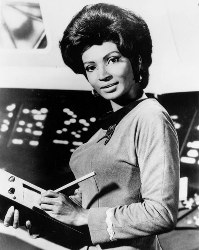 Nichelle Nichols As Lieutenant Nyota Uhura Star Trek 8x10 photo