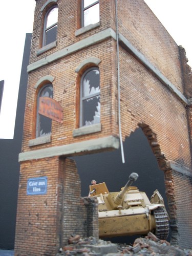 Dioramas Plus DP1 Brick Ruins 1/35 Scale Model Kit Building Ruins WWII + Rubble - Picture 5 of 8