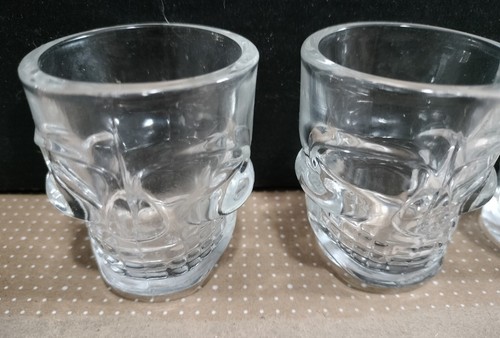 Skull Glass Shot Glasses Set x 4 clear glass - Picture 2 of 8