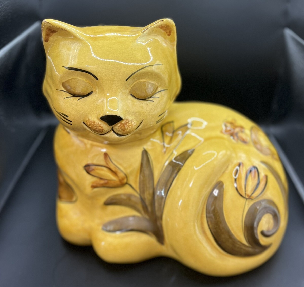 Vintage 1960's Los Angeles Potteries Hand Painted Napping Calico