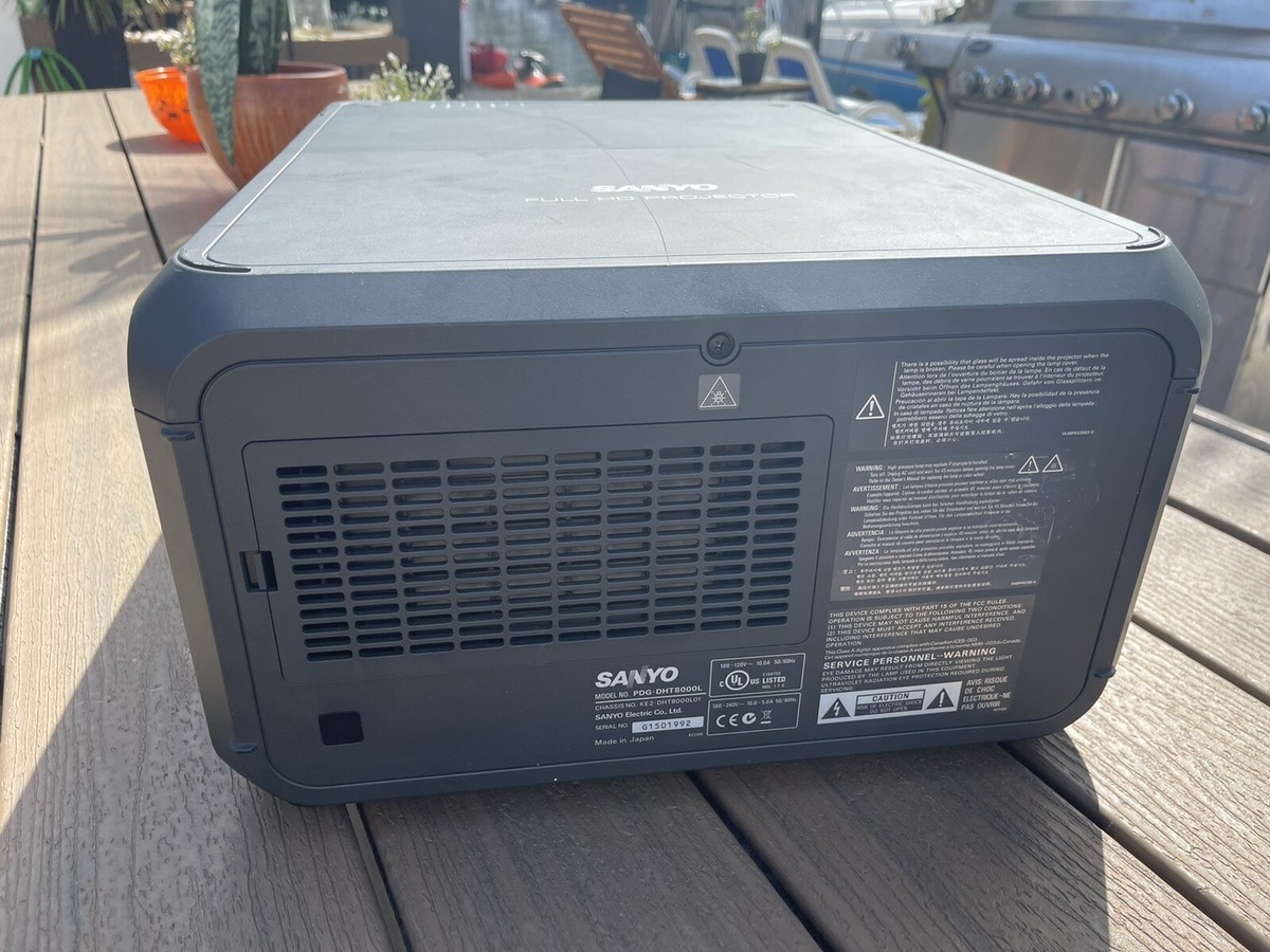 SANYO PDG-DHT8000L 8000 Lumen Large Venue Outdoor Projector SANYO PDG-DHT8000L 8000 Lumen Large Venue Outdoor Projector