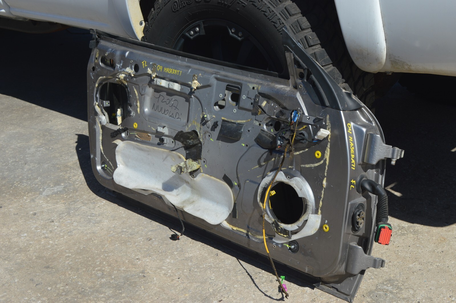 2004 M138 MASERATI GT COUPE LEFT DRIVER SIDE SILVER DOOR SHELL