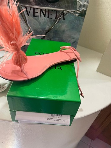 NEW IN BOX BOTTEGA VENETA LEATHER FEATHER DOT SANDAL WONDERBIRD SZ 40/ US 9-10 - Picture 2 of 6