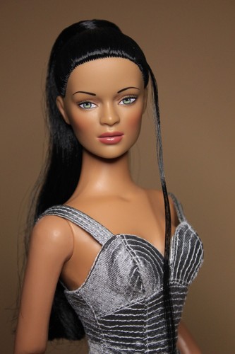 Tonner Tyler "D'Argent" Jac 16" dressed doll - 第 1/11 張圖片