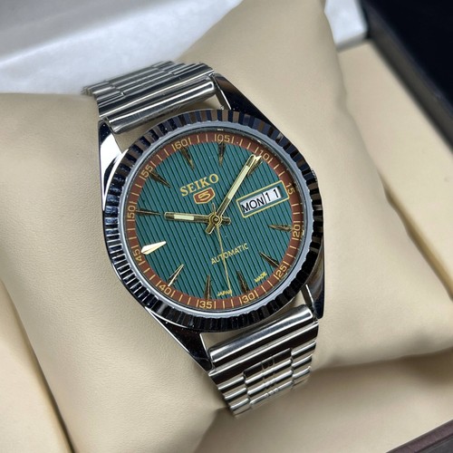 Vintage Refurbished Seiko 5 Green Face Automatic Day/Date Men's Wrist Watch 37MM - Image 1