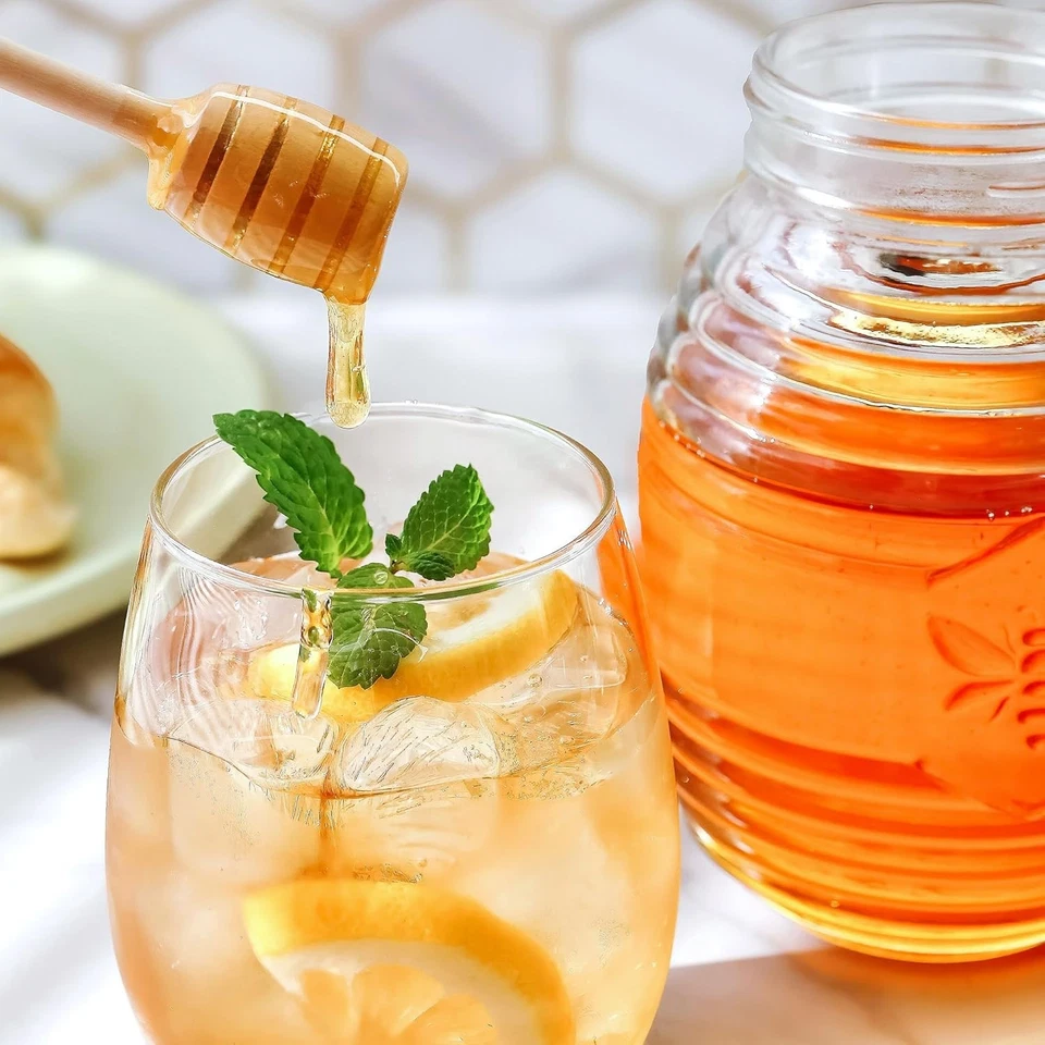 Kate Aspen 24oz. Tarro de albañil de vidrio de miel en forma de colmena de abeja con dos grandes, transparentes  Foto 2 de 4