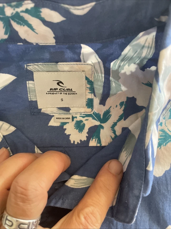 Lote de 3 camisas havaianas masculinas jovens usadas Rip Curl - Imagem 3 de 4