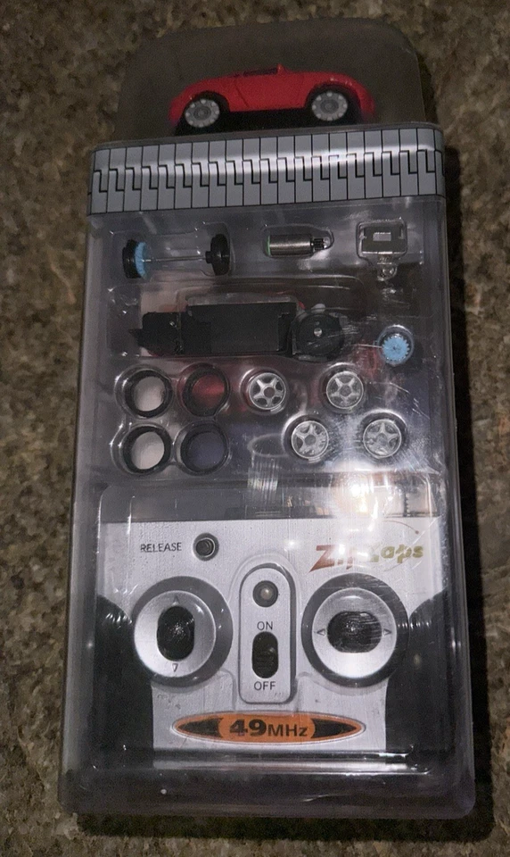 Porsche 911 Turbo Red ZipZaps Micro RC Wireless Remote Controlled Car NEW - Image 2 of 4