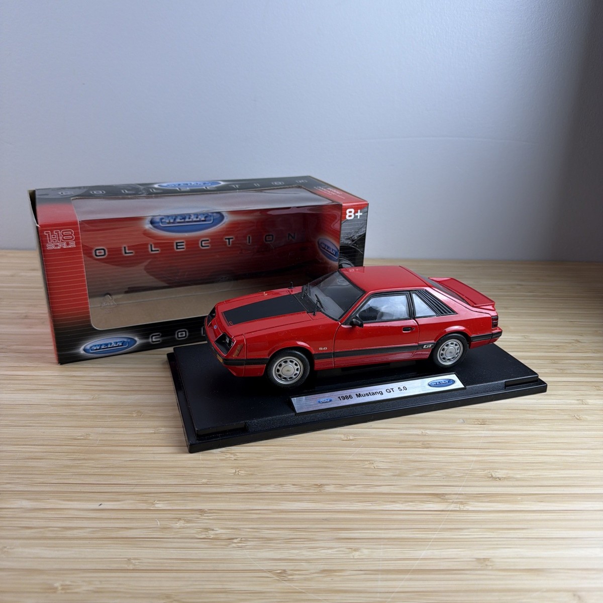Ford Mustang 1:18 Welly 1986 GT 5.0 Coupe Red Diecast Model Car