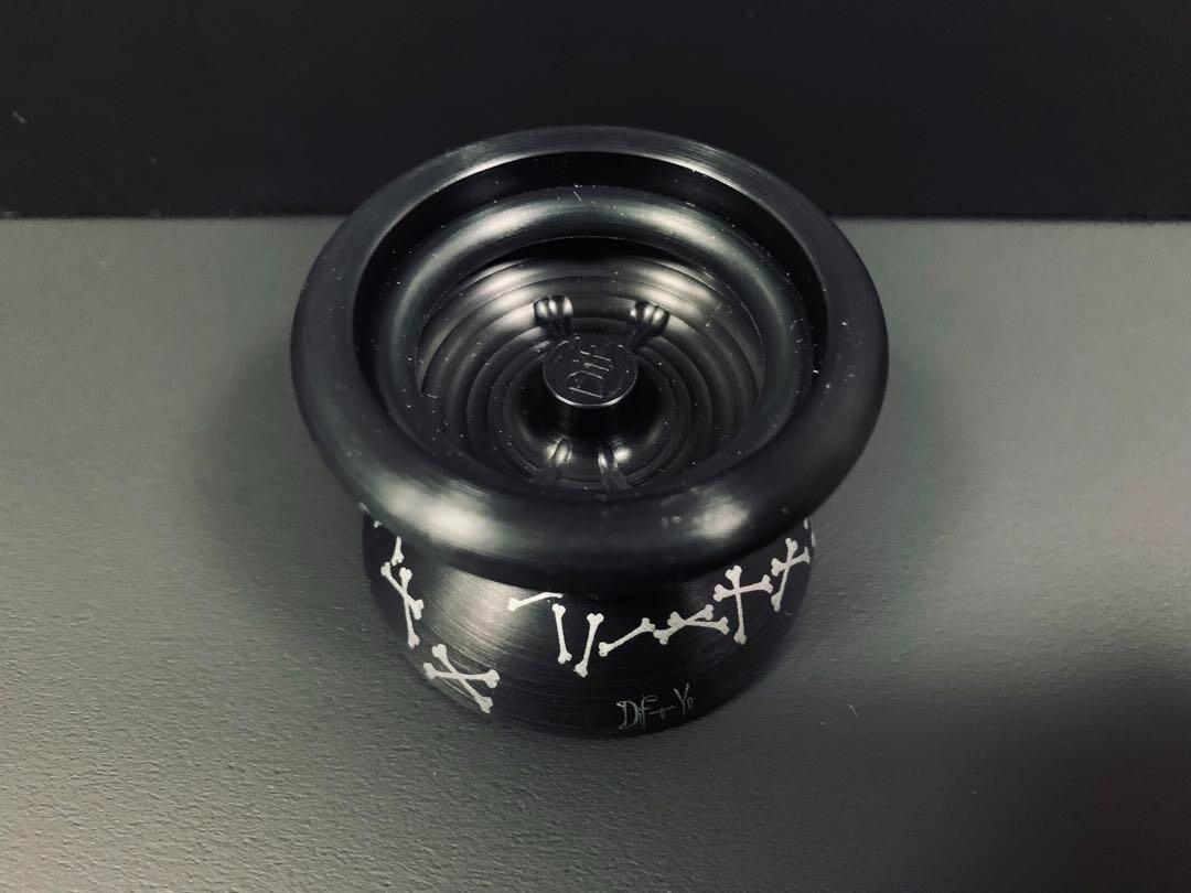 スポーツトイ・アクショントイ Dif-e-yo CROSS BONES LIMITED EDITION スポーツトイ・アクショントイ Dif-e-yo CROSS BONES LIMITED