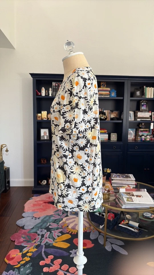 Camisa Burberry Floral Margarita Negra, Crema, Amarilla y Naranja Talla S Foto 2 de 4