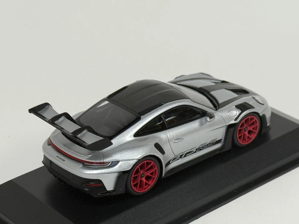 Paquete 1/43 Minichamps Porsche 911 GT3 RS Weissach 2023 plata 413 062114 BK143 Foto 3 de 4