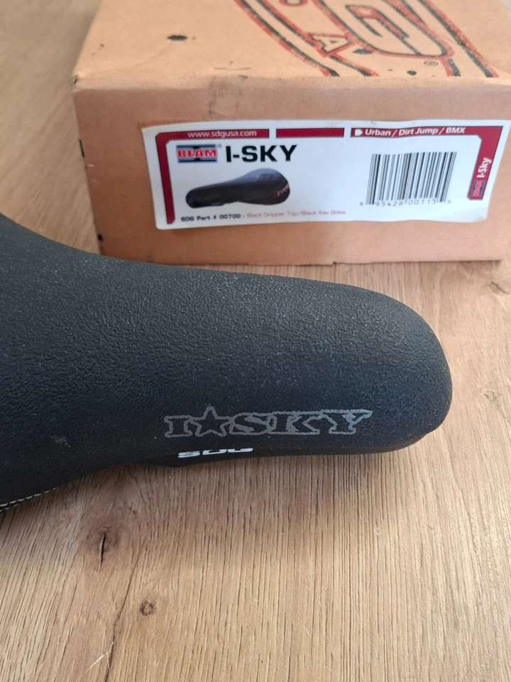 Запчасти для ретро-велосипеда новое в коробке седло NOS BEAM SDG U.S.A I Sky — модель: 00700 - Изображение 3 из 4