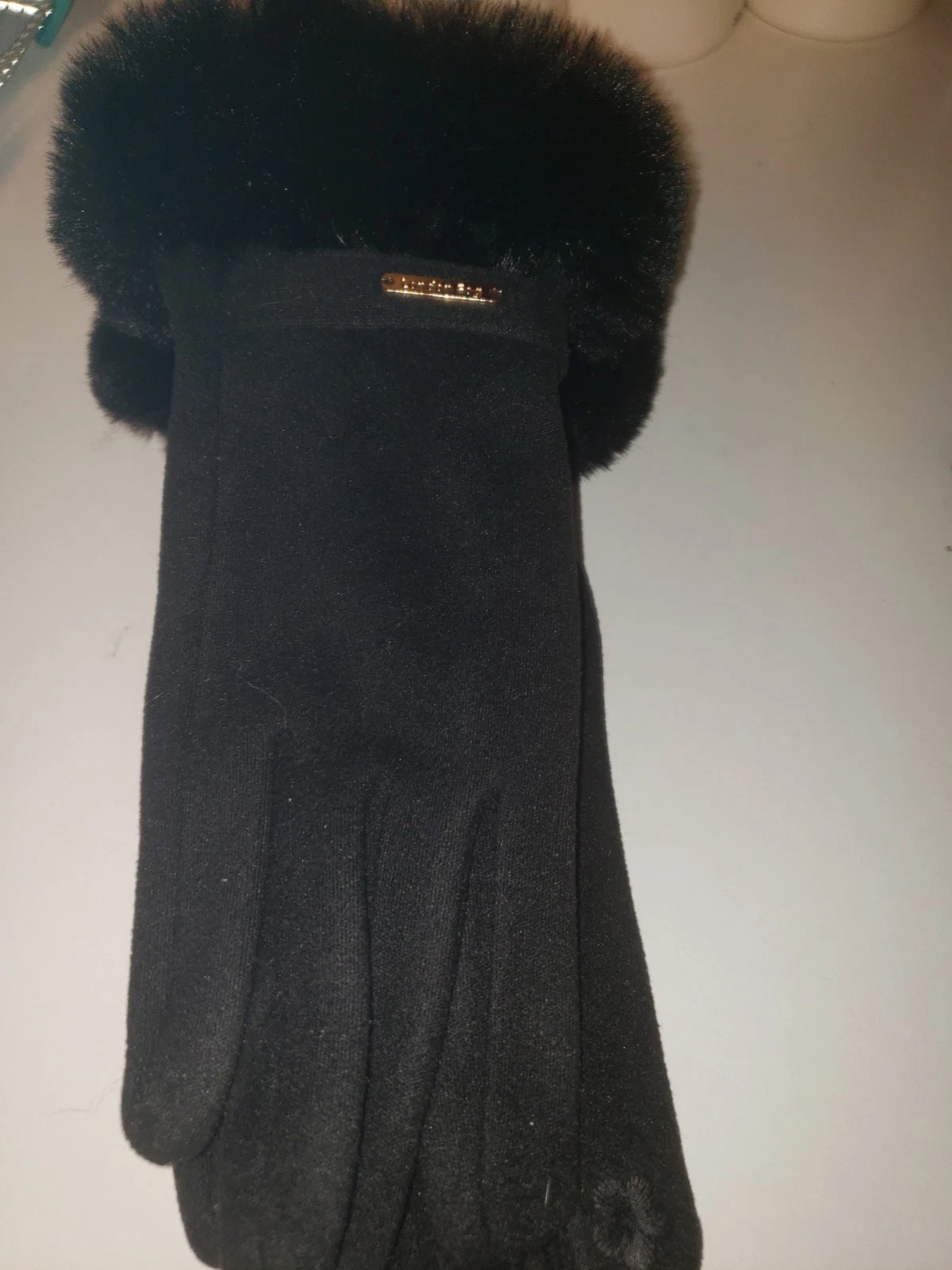 NEW London Fog Faux Fur Gloves Women’s OS Touch Screen Compatible Black