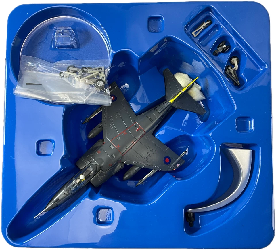 ARCHIVO DE AVIACIÓN CORGI AA32405 SEA HARRIER FRS.1 ZD578 50 ANIVERSARIO 1992 ESCALA 1:72 Foto 3 de 4