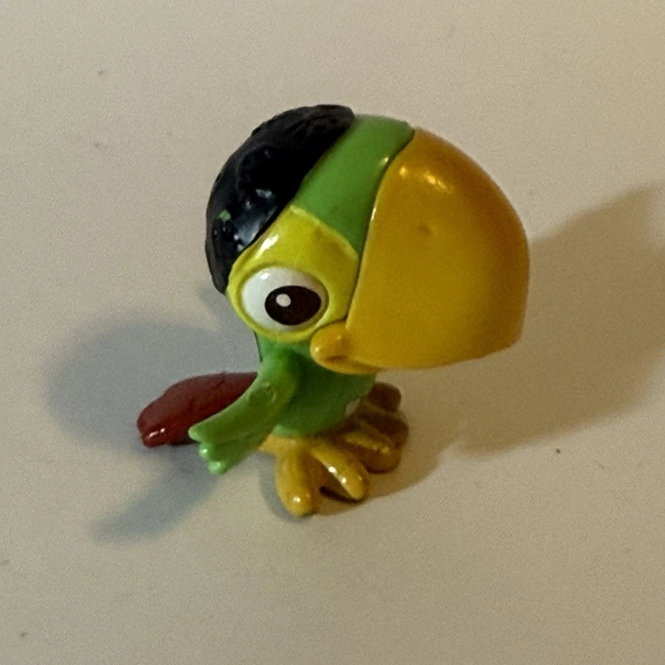 Disney Skully Parrot Figura Jake y los Piratas del País de Nunca Jamás 1,25 pulgadas de alto Mini Foto 3 de 4