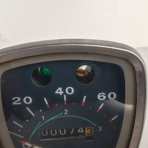 HONDA C50 SPEEDOMETER ASSY WITH 74 KMH THE - Picture 2 of 6