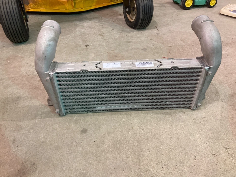 john deere charge air cooler at 468087 - Image 2 of 4