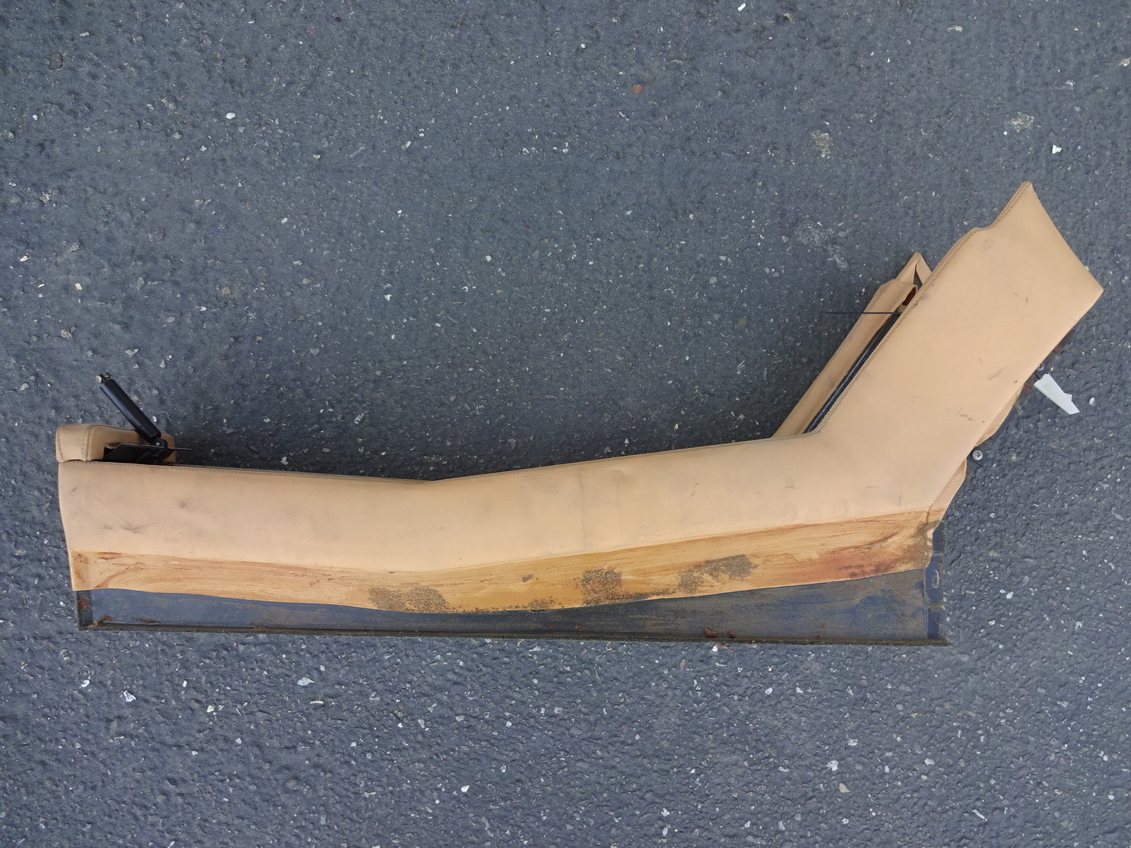 Ferrari 348 - Center Floor Console Tunnel Cover 63627700