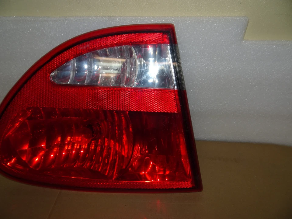 OLDSMOBILE ALERO 1999-2004 OEM TAPA MALETERO IZQUIERDO LUZ TRASERA FÁBRICA Foto 4 de 4