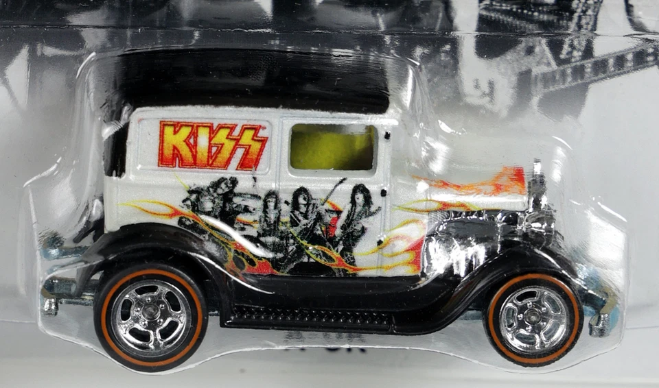 Hot Wheels Kiss A-Ok Pop Culture Series - X8342 NRFP 2012 negro/blanco 1:64 Foto 2 de 4