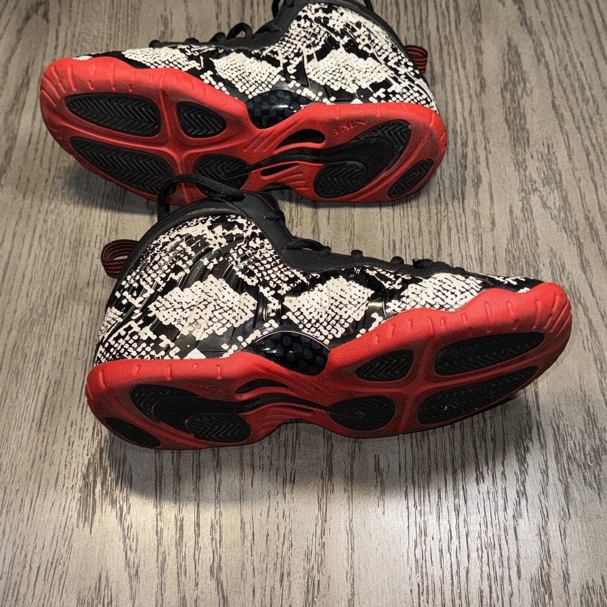 Nike Air Foamposite One GS Sz 6Y Albino Snakeskin Cream Black Red