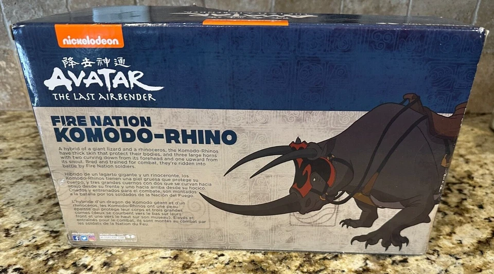 Avatar The Last Airbender Fire Nation Komodo Rhino Nuevo Foto 3 de 4