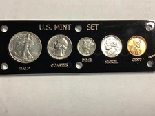 ***SUPER SALE***1942 “WAR YEAR” Mint Set - in Capital Plastics Display  - Nice