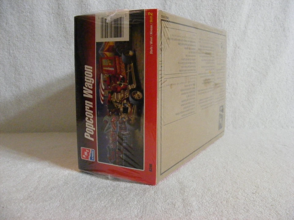 AMT 1/20 Popcorn Wagon Supercharged Show Hot Rod Model Kit #8246 1998 SEALED - Image 3 of 4