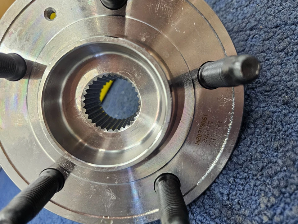 MOOG 513282 前轮轴承和轮毂组件适用于 2008 - 2015 2016 凯迪拉克 CTS — 第 4/4 张图片