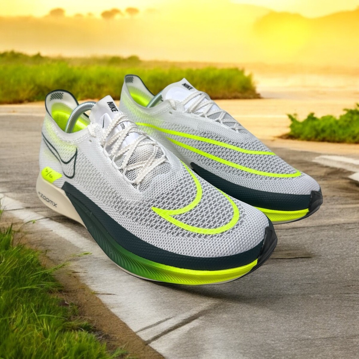 Nike Men's 9.5 ZoomX Streakfly Running Shoes sneakers FZ4022 Nike Men's 9.5 ZoomX Streakfly Running Shoes sneakers FZ4022