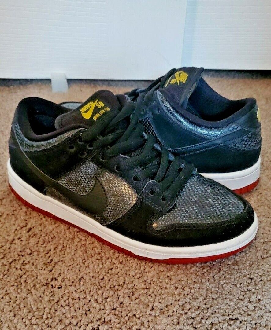USED Nike SB Dunk Low Snake Eyes 313170-017 snakeskin black USED Nike SB Dunk Low Snake Eyes 313170-017 snakeskin black