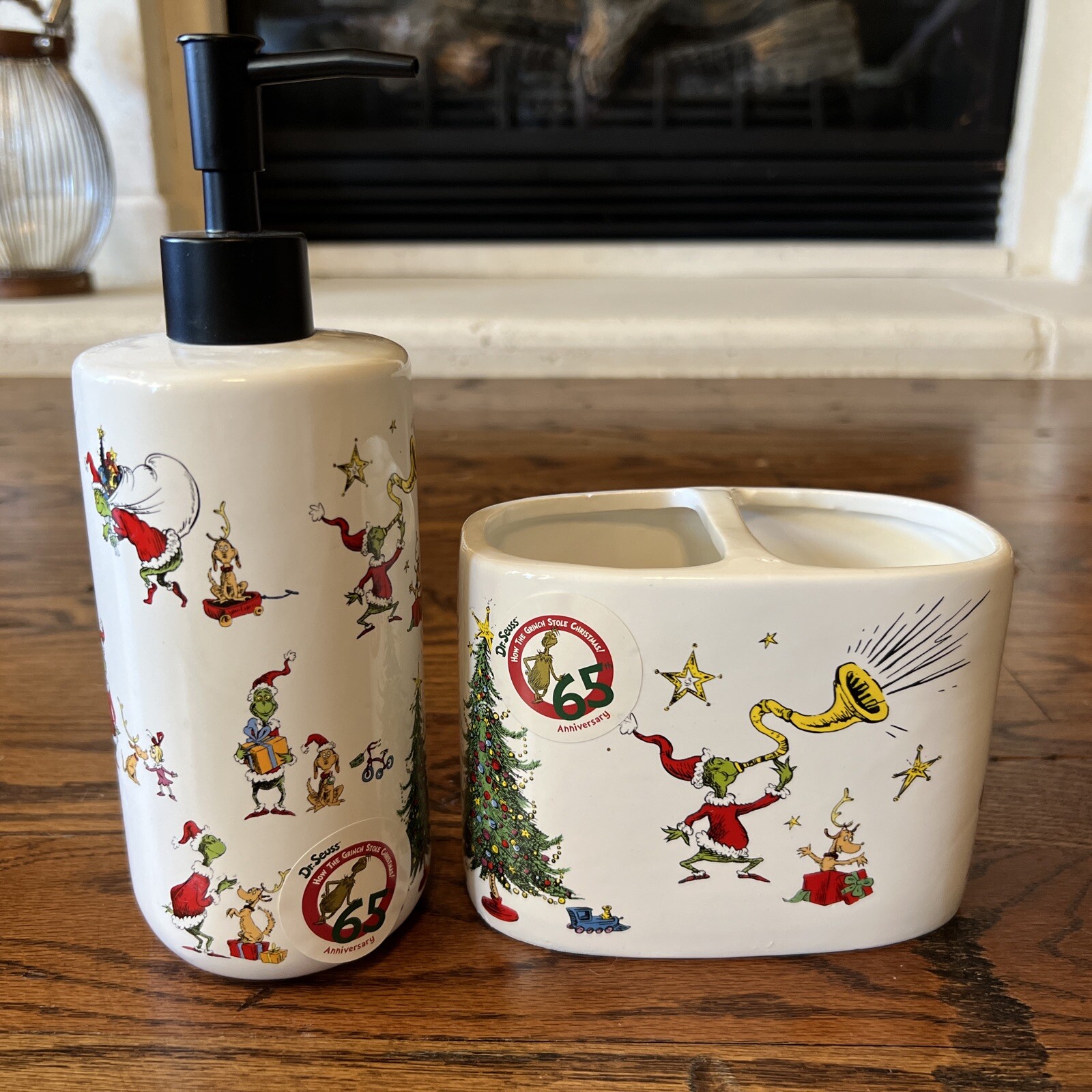 New The grinch who stole Christmas Soap Dispenser & Toothbrush Holder